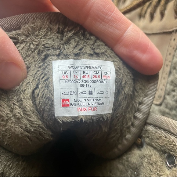 The North Face snow boots - Picture 2 of 5